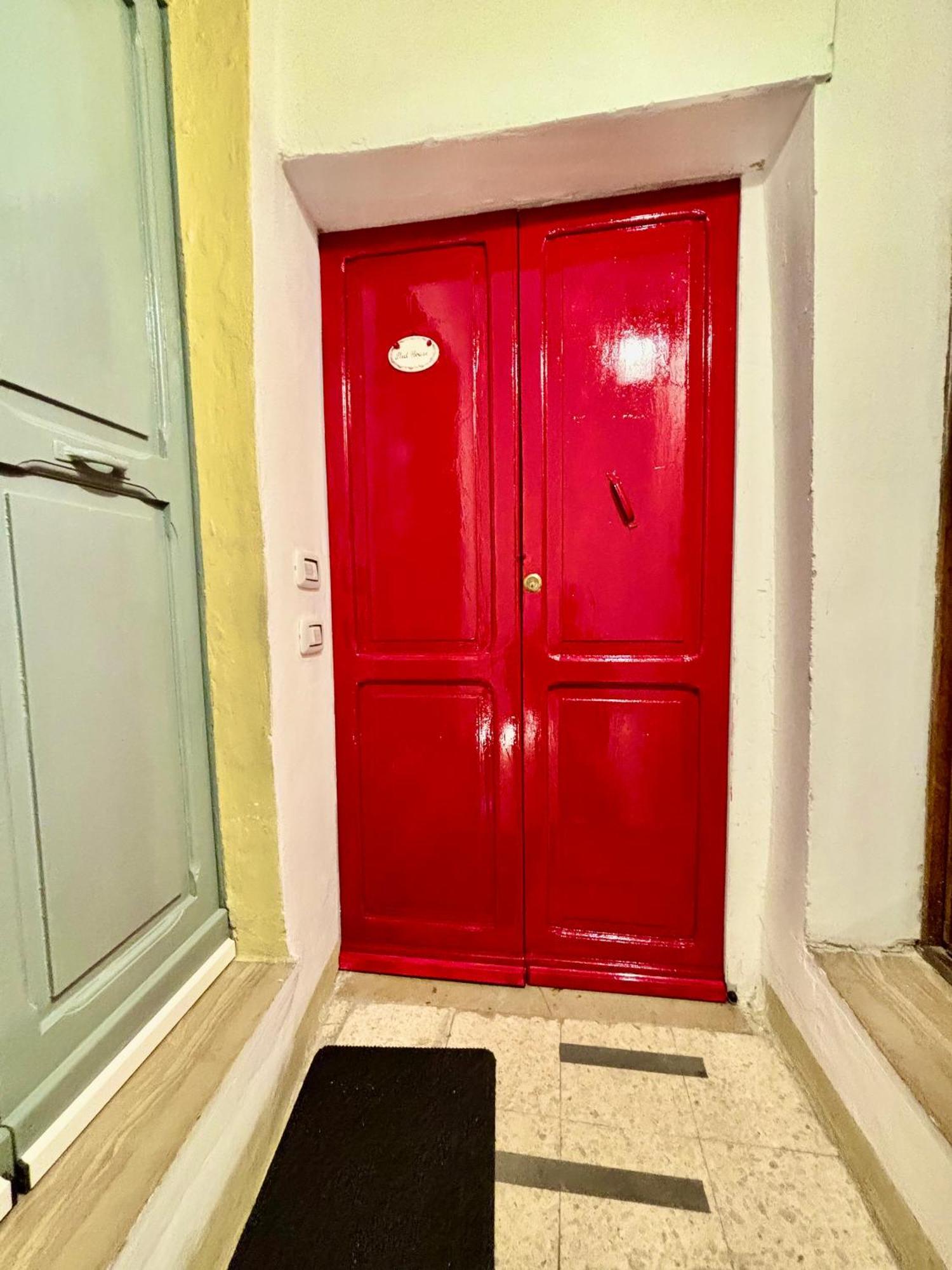 Апартаменты Red House Губбио Экстерьер фото